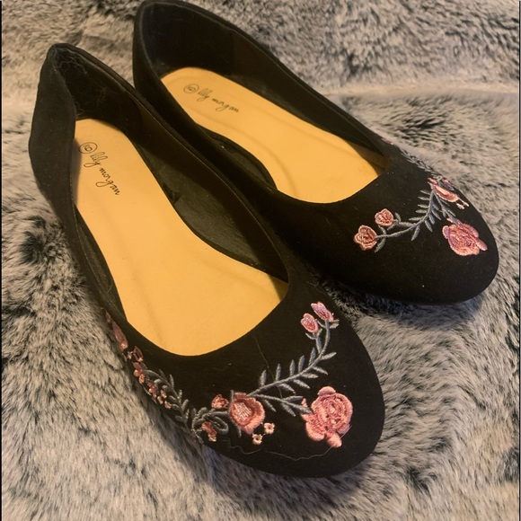 Absolutely Gorgeous Lily AND Morgan Ballet Flats With Ornate Flowers-Size 9 - Picture 1 of 8